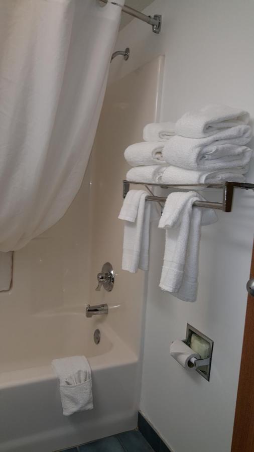 Quality Inn Mount Pleasant Extérieur photo