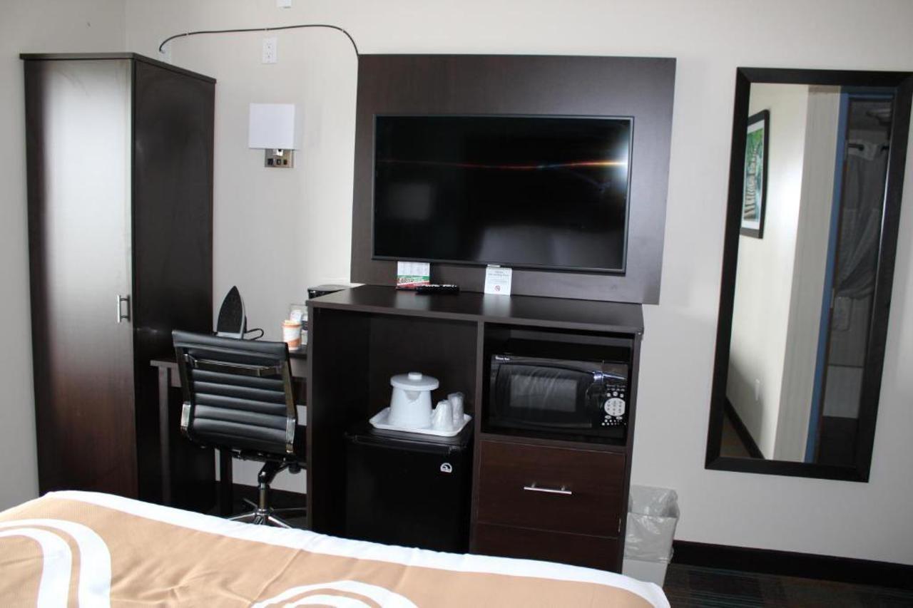 Quality Inn Mount Pleasant Extérieur photo