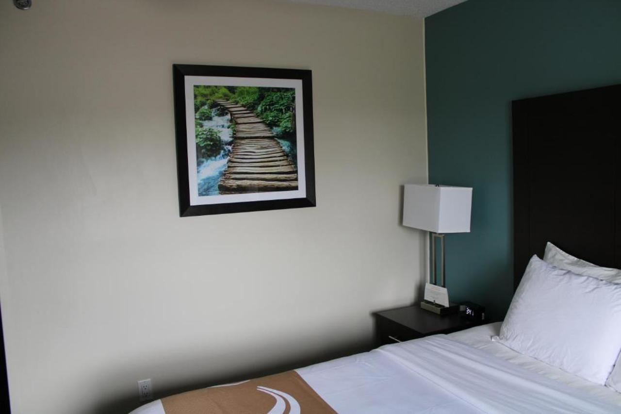 Quality Inn Mount Pleasant Extérieur photo