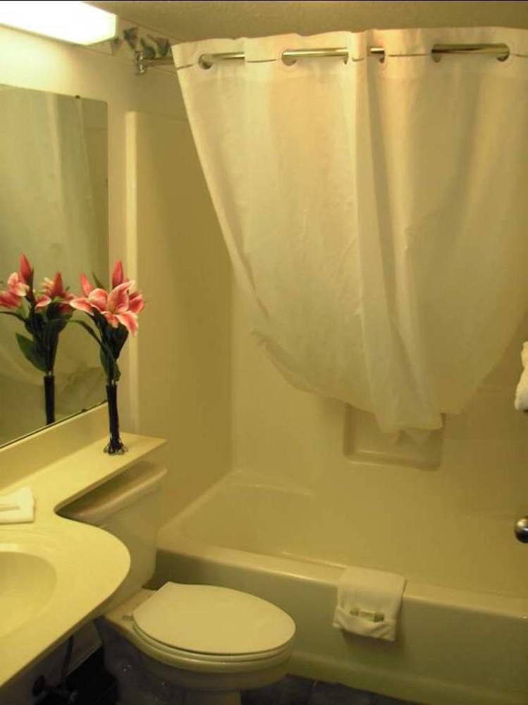 Quality Inn Mount Pleasant Extérieur photo