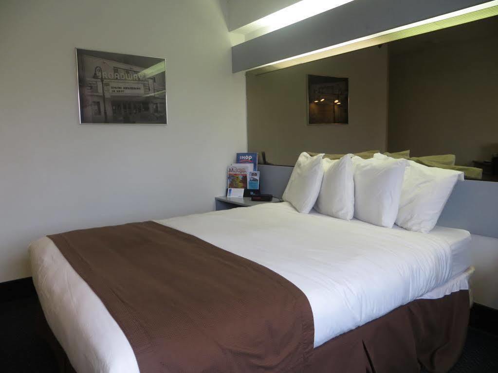 Quality Inn Mount Pleasant Extérieur photo